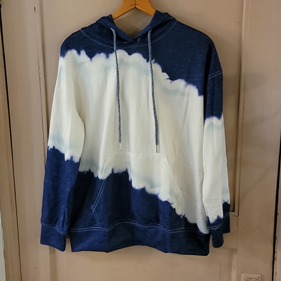 Tops - Unbranded Tie Dye Sweatshirt Sz S